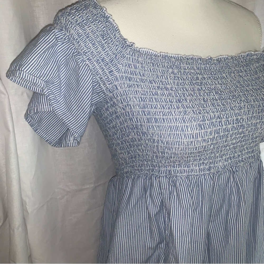 American Eagle Outfitters | White,Baby Blue blouse+ruffle top+frilled | Medium - Picture 2 of 3